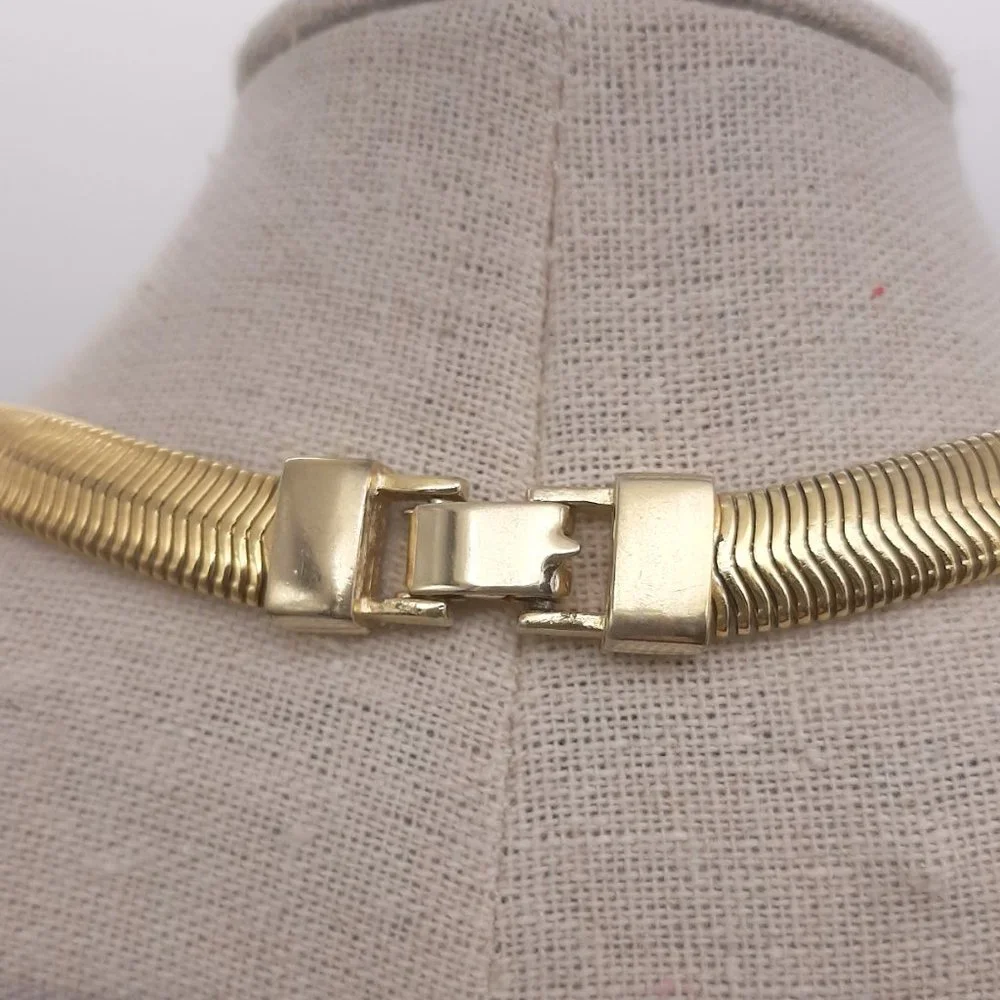 VTG Gold Tone Herringbone Chain Necklace 18.5" - Picture 3 of 4